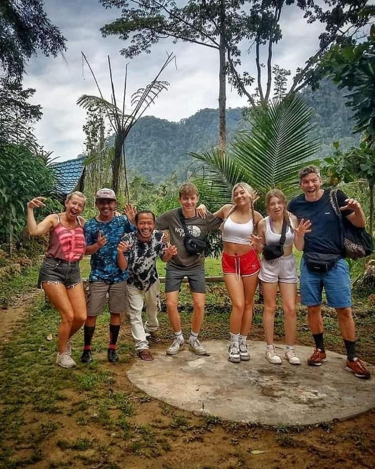 Batu Kapal Guest House & Jungle Trekking Bukit Lawang Εξωτερικό φωτογραφία